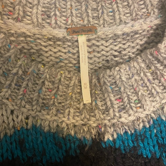 Free People sweater - Picture 2 of 2